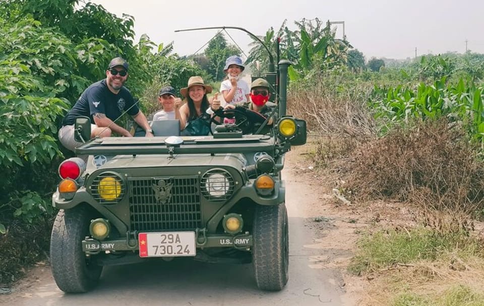 Hanoi Jeep Tour to Bat Trang Ceramic Village and Surroundings