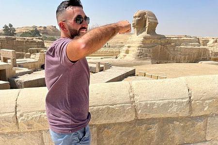 Private Cairo Tour: Pyramids of Giza, Sphinx, and Saqqara with Lunch