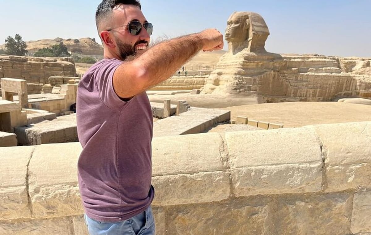 Cairo Private Tour Pyramids of Giza & Saqqara with egyption Lunch