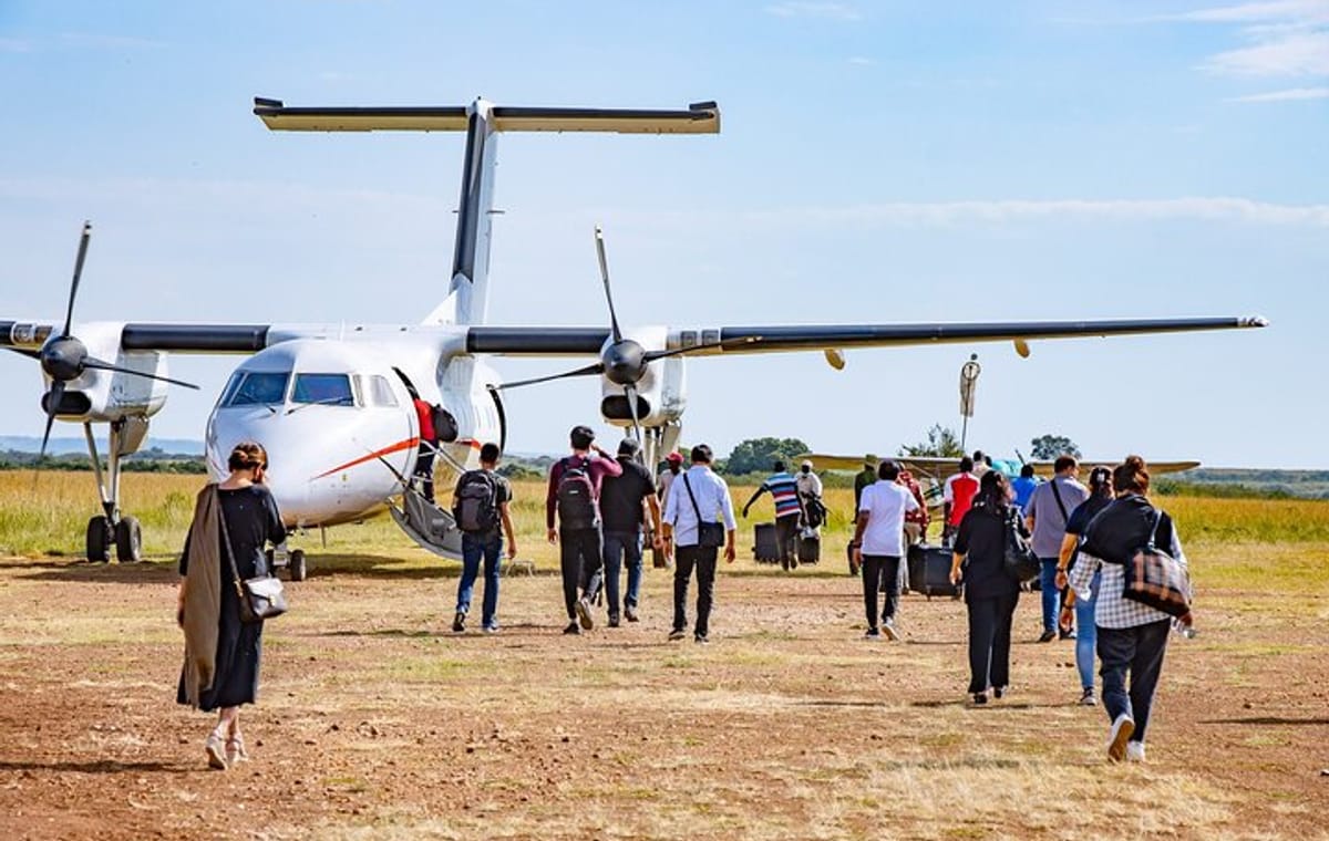 4 Days Maasai Mara Flying Luxury Safari at Keekorok Lodge on Jeep