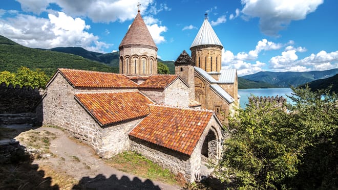 Ananuri Fortress 