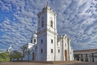 Esta catedral fue construida a finales del siglo XVIII. Y la pobre... Imag&iacute;nate que recibi&oacute; docenas de ataques de corsarios y piratas ya que en sus bitacoras, relataban que era el lugar m&aacute;s visible.