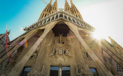 Barcelona Day Trip from Valencia with Guided Tours and Photos