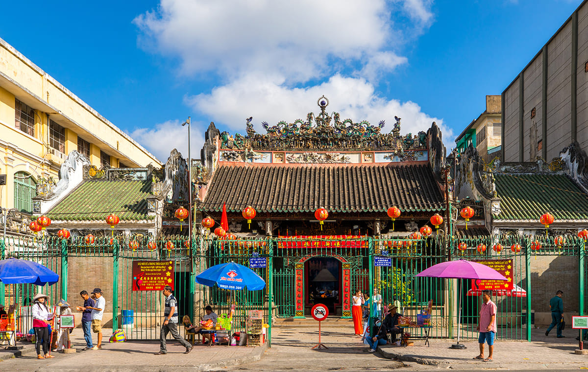 Cyclo Tour of Chinatown in Ho Chi Minh City