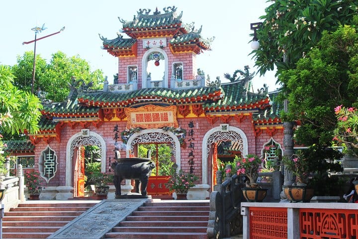 Hoi An town walking