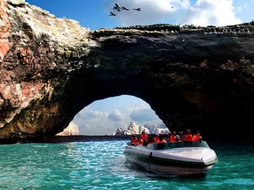 Coastal Adventure Tour: Ballestas, Huacachina & Nazca Lines