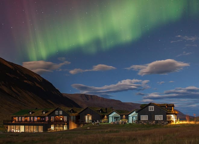 Private Transfer: Akureyri Airport →  Deplar Farm