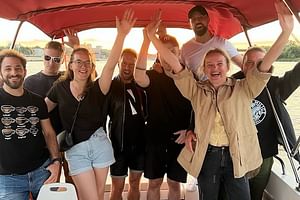 Warsaw: Vistula River Cruise with Your Music & City Views