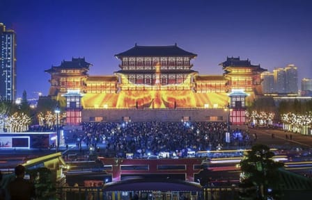 Luoyang Lijingmen Old Town Night Walking Tour with Dinner