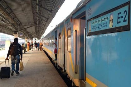 Golden Triangle Tour of Delhi, Agra and Jaipur by Fast trains