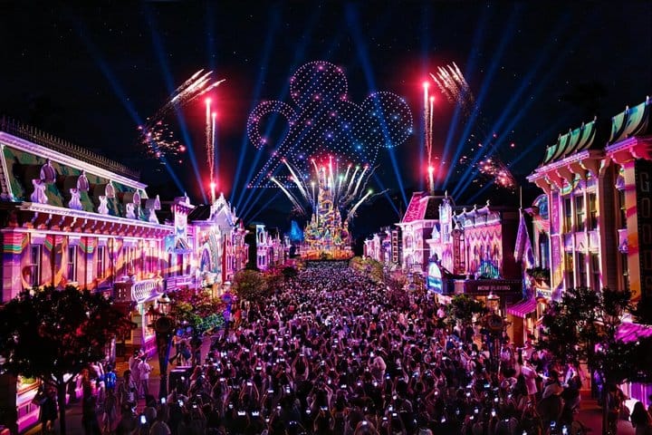 Билет в Hong Kong Disneyland с ранним входом и Premier Access