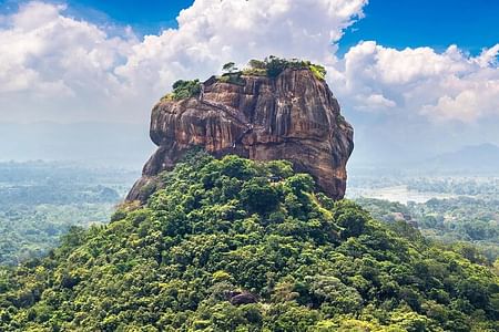 Airport Taxi Transfers: Colombo to Sigiriya with Scenic Stops