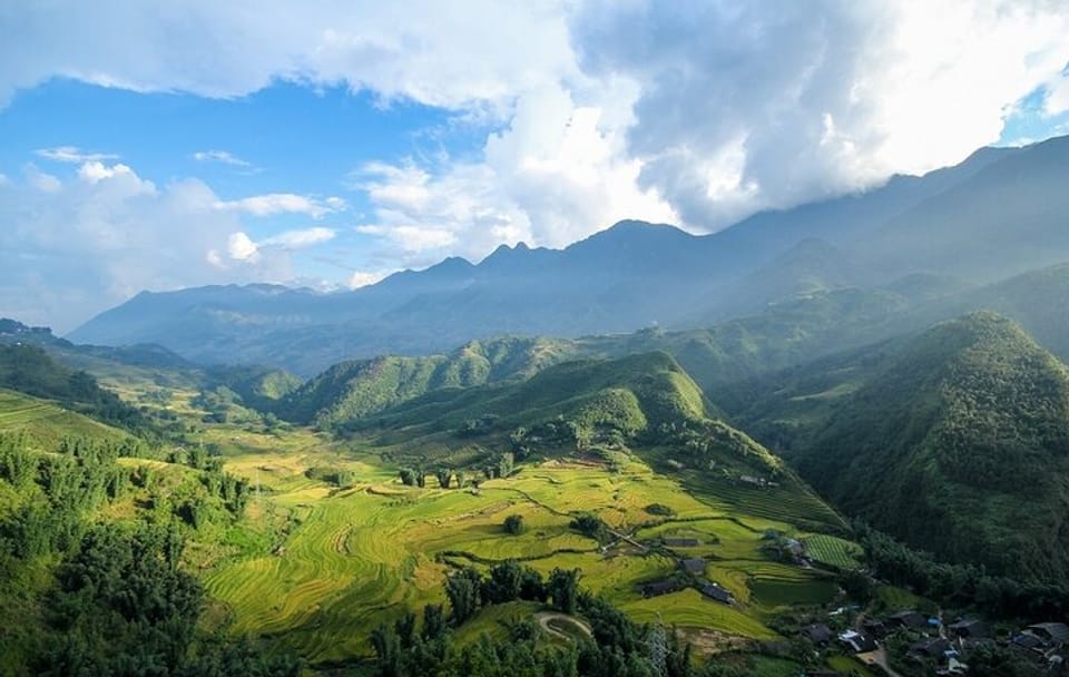 Sapa Trek 2days/1 night -Hotel Overnight-From Hanoi by Limousine