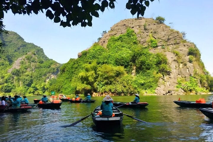 Bai Dinh - Trang An Ninh Binh Trip Tour From Ha Noi 5