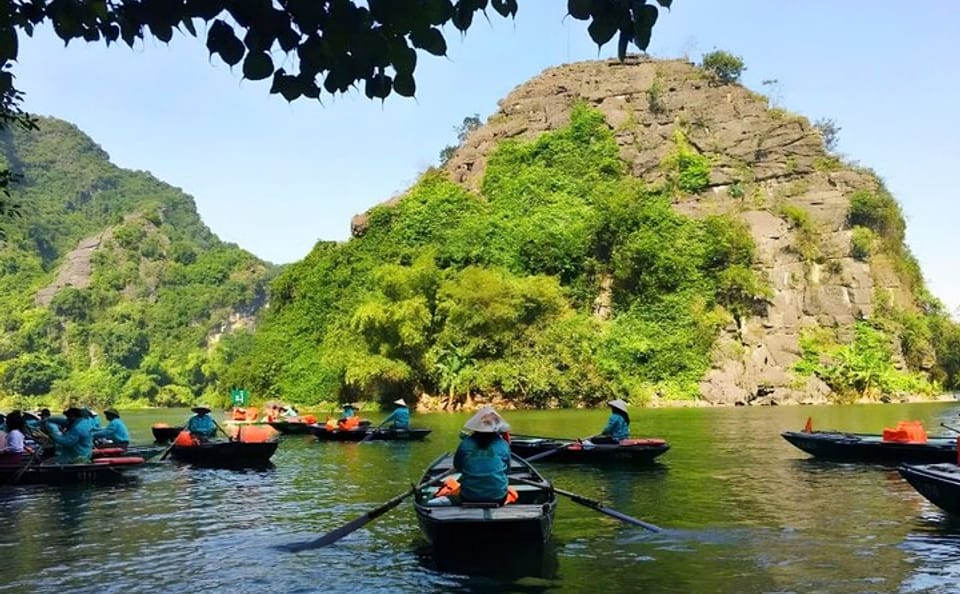 Bai Dinh Pagoda and Trang An Tour from Hanoi