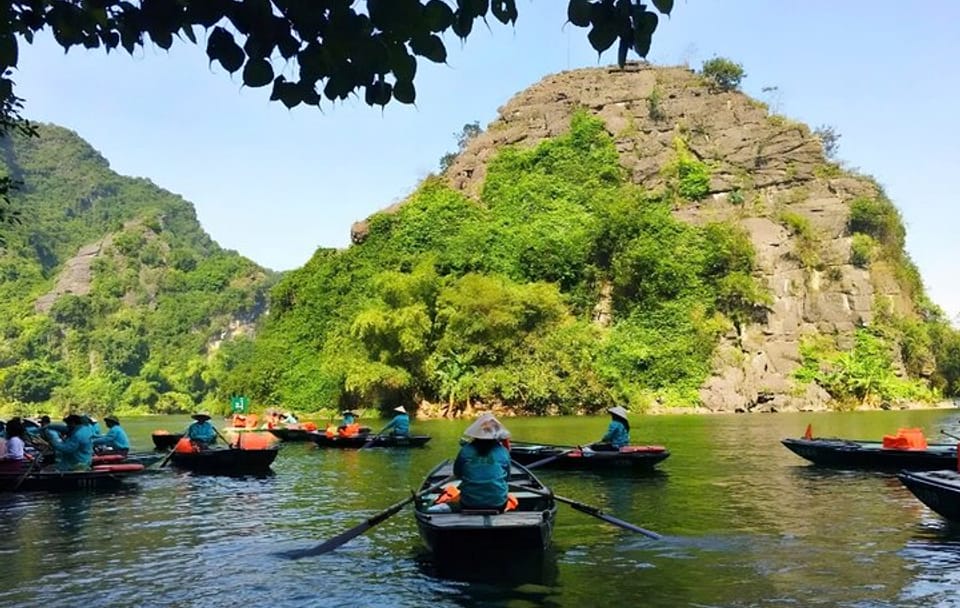 Bai Dinh Pagoda and Trang An Tour from Hanoi