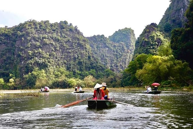 Trang An boat trip - Bai Dinh pagoda day Trip 4