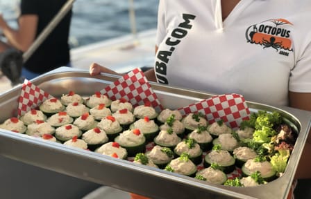 Sunset Catamaran Sail with Unlimited Drinks in Noord, Aruba