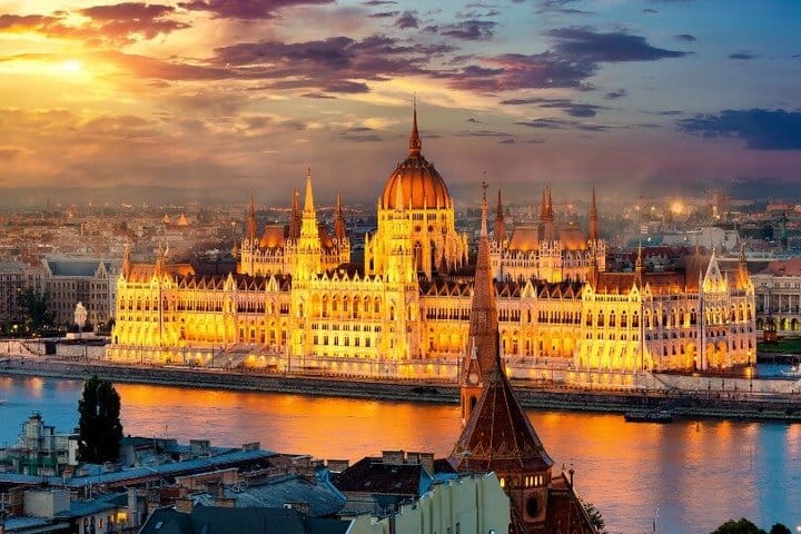 TOP Budapest : Private Guided Tour with your mobile 10