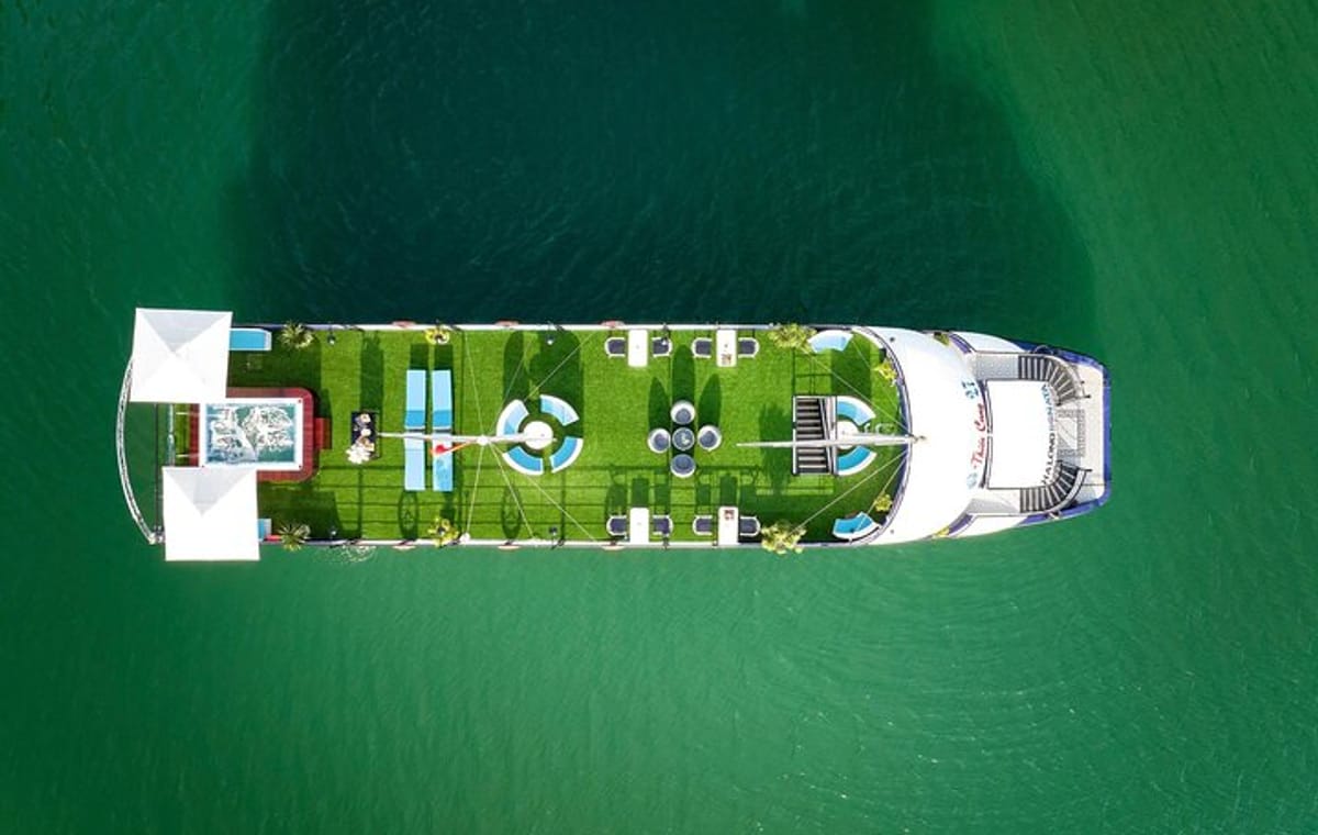 Ha Long 5 Star Cruise Day Trip: Buffet Lunch, Jacuzzi & Limousine