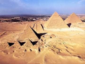 Cairo Pyramids and Grand Museum Tour from Sharm El Sheikh