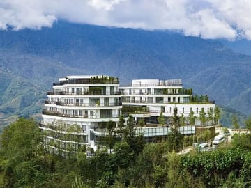 Sapa Trek 2days/1night -HOTEL 5 STAR-From Hanoi by Limousine Van