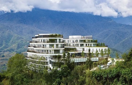 Sapa Trek 2days/1night -HOTEL 5 STAR-From Hanoi by Limousine Van