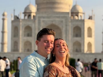 Agra: Taj Mahal Guided Tour with Skip the Line Tickets