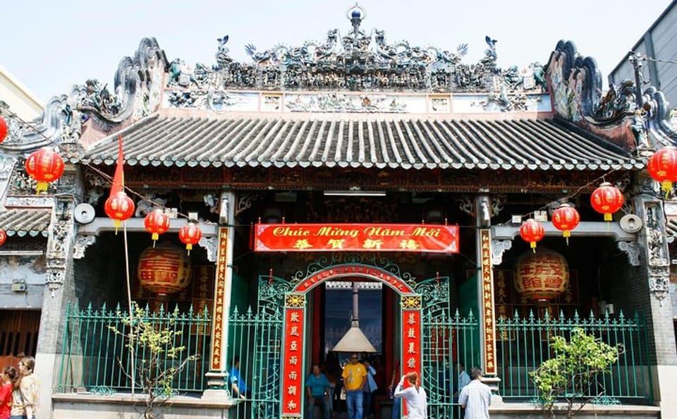 Cyclo Tour of Chinatown in Ho Chi Minh City