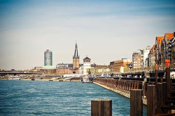 Private Guided Tour of Düsseldorf's Iconic Architecture and Waterfront