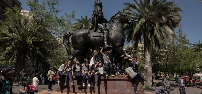 Santiago Private walking tour with lunch  6