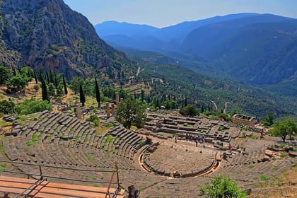 1-Day Private Tour from Athens to Delphi Archaeological Sites