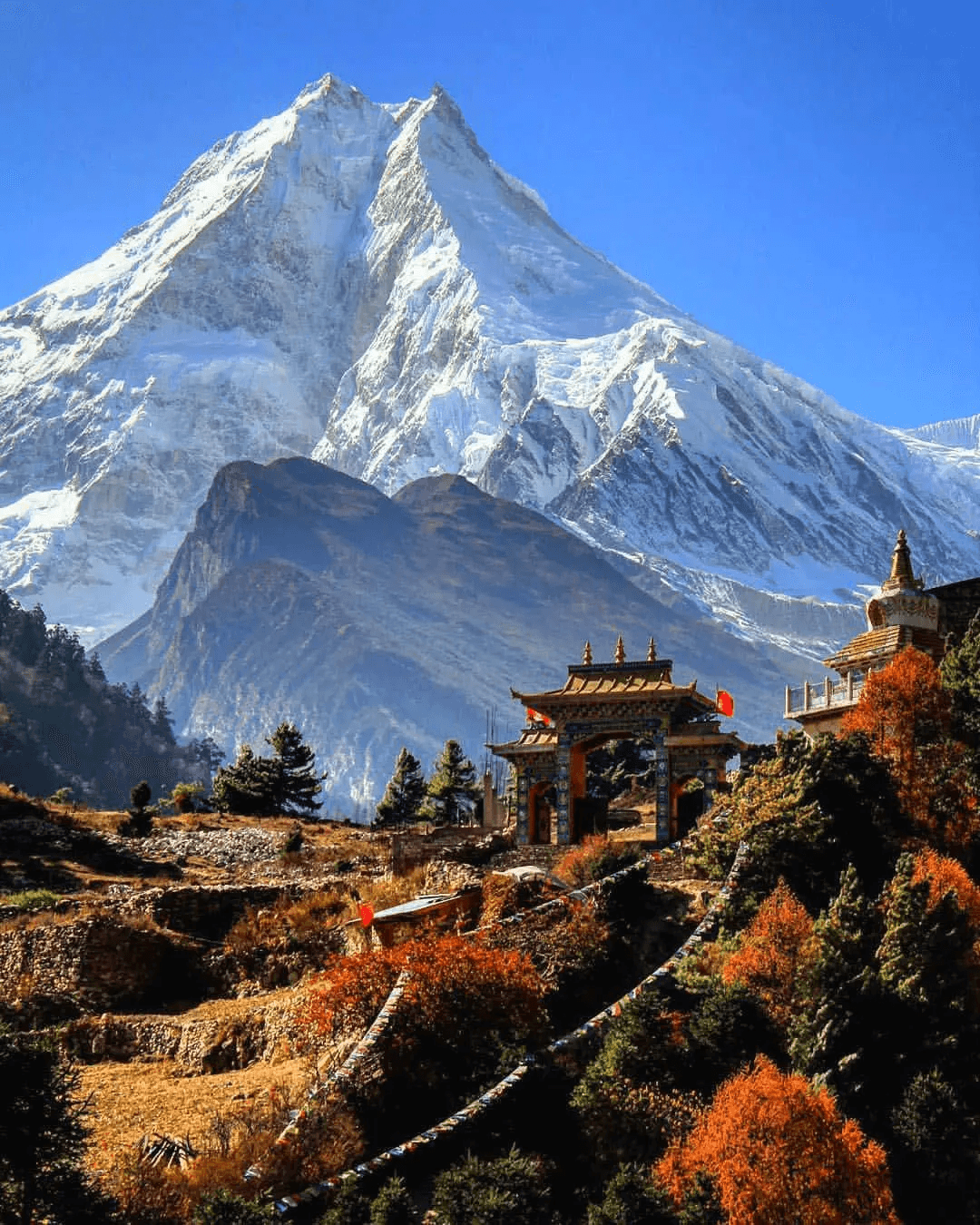 18 Days Around Manaslu Trek