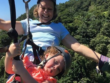 Fun under Roatan sun, the perfect combo tour including Zipline, FREE sloth & monkey park, chocolate & rum factory, local shopping, transportation and beach break.