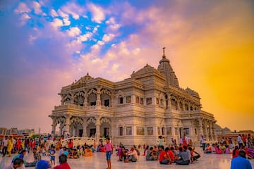 Golden Triangle Tour: Agra, Aihole, and Alappuzha Highlights