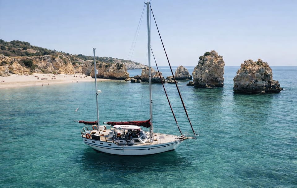 Romantic Sunset Sailing Tour from Marina de Portimão