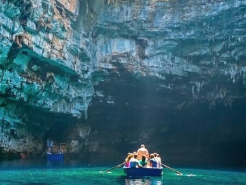 A Day Trip from Hue to Phong Nha: Discover Hidden Gems