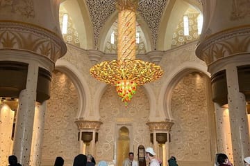 Private Multilingual Tour of Abu Dhabi's Cultural Highlights