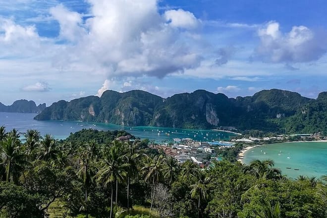 Phi Phi & Bamboo Islands Escape by Luxury Catamaran