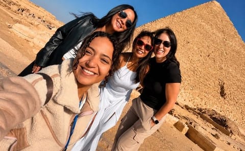 Guided Full Day Tour of Giza Pyramids and Old Cairo