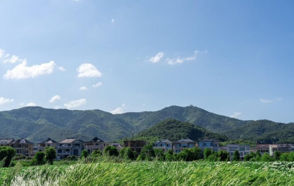 Hiking Day Trip on Meiwu Ancient Path and Lake near Shanghai