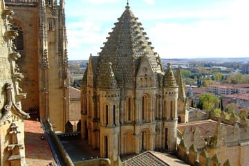 Cultural Walking Tour of Historic Salamanca's Roman and Medieval Sites