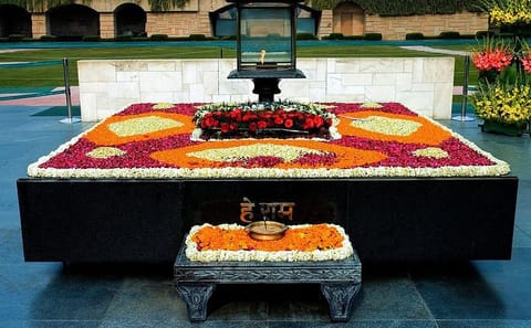 Cultural Tour of Taj Mahal, Ajanta Caves, and Forts