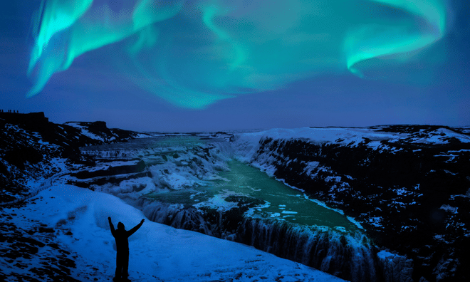 Private Northern Lights Tour from Reykjavik with Refreshments, Photos, and Expert Guide