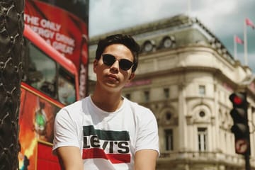 Professional Photoshoot Experience at Piccadilly Circus