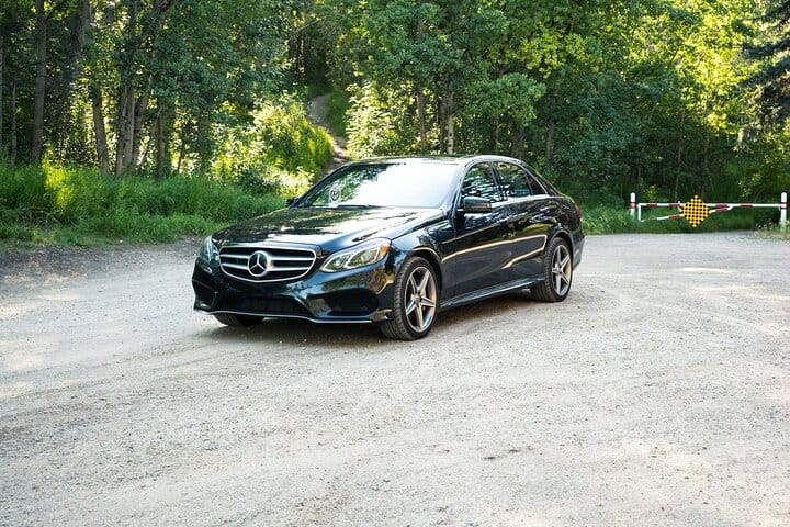 Private Calgary to Banff One-way Transfer in Luxury Car