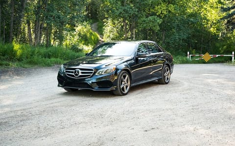 Private Luxury Transfer from Calgary to Banff National Park
