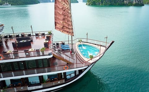 2 Days All Inclusive Luxury Cruise Trip to Lan Ha Bay from Hanoi