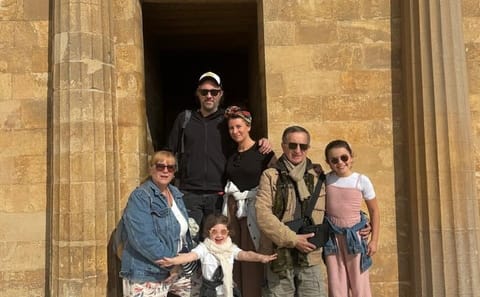 Saqqara, Memphis, and Dahshur Pyramids Day Tour in Giza