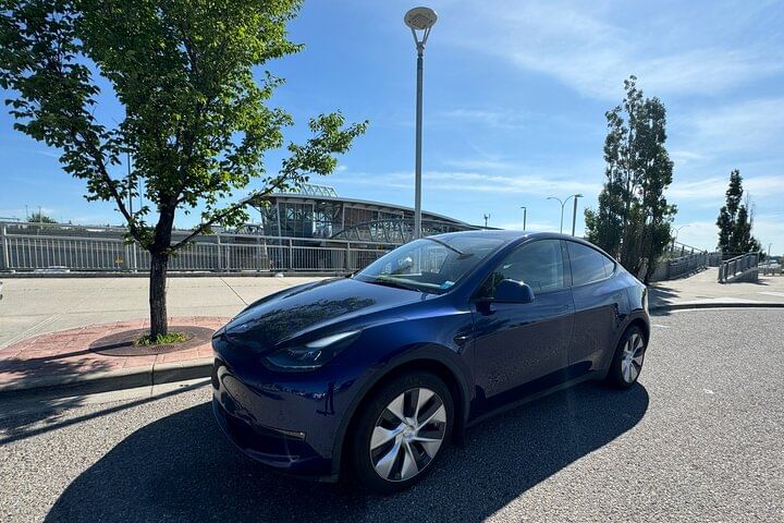 Calgary YYC Airport: Hassle-free Private Transfer to Lake Louise